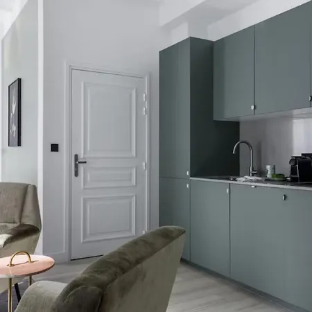 Lägenhet With Ac And Balcony *
